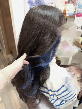 カーラ(Cara) イヤリングカラー×深みブルー