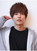 スーツ短髪ツーブロック束感モテるハイトーンシークレットパーマ