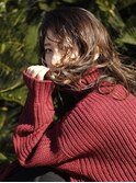透け感オリーブカラールーズヘアセミウェットウェーブ