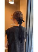 ヘアセットシニヨンまとめ髪リボンヘアアレンジお呼ばれスタイル