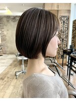 アフロート ルヴア(AFLOAT RUVUA) 「岩田莉奈」40代50代に人気の似合わせ丸みショートボブ 新宿