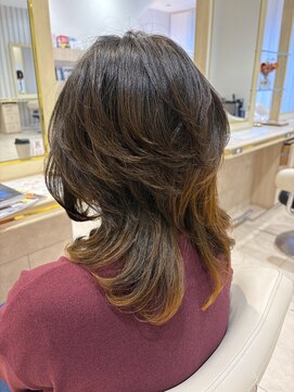 アッシュ 仙川店(Ash) 30代40代50代大人女性に人気の艶ミディアムレイヤーマニキュア