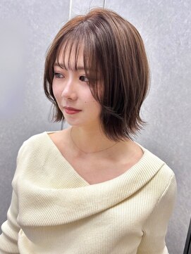 アンニュ(annuy) ベージュカラー 外ハネボブ 顔周りカット レイヤー 前髪