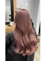 ルル(Lulu) ピンクベージュカラーロングスタイル