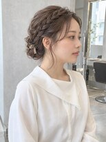 モト 船橋(moto)&nbsp;編み込みローシニヨン×お呼ばれヘア