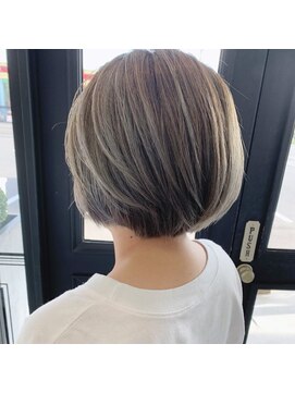 ラ シック(La chic) エアータッチバレイヤージュカラー×ショート