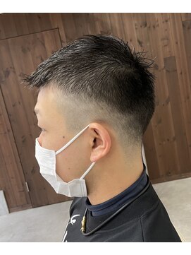 ヘアーアンドエステティック ヴェリス(hair&esthetic Velis) 【Velis】アップバングショートスキンフェード