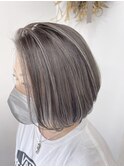 【暗髪ハイライト】×【ホワイトシルバー】