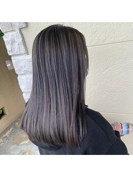 O ラベンダーグレージュカラー×ストレートロングヘア