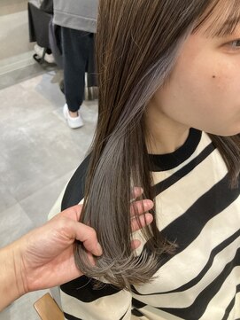 ロミバイリー(Romi by Lyee) インナーカラー。　イヤリングカラー。