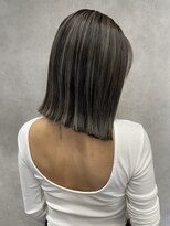 サニー 渋谷(SUNNY)&nbsp;バレイヤージュ、ハイライト、レイヤーロング、グレーベージュ