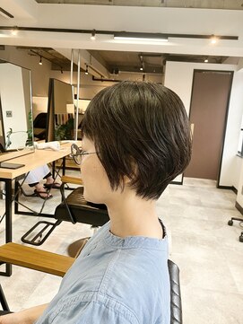 イッヒ 茅ヶ崎(IHHI) ［茅ヶ崎美容院/茅ヶ崎駅南口/ショートボブ/黒髪/小顔/30代］
