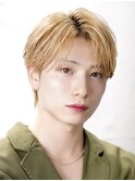 ブロンドハイトーンナチュラルセンターパート