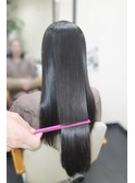 縮毛矯正でサラツヤストレートヘア