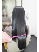 レイエレガンス(Rei Elegance) 縮毛矯正でサラツヤストレートヘア