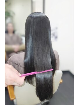 レイエレガンス(Rei Elegance) 縮毛矯正でサラツヤストレートヘア