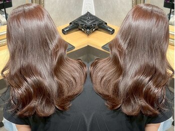 REINE 【全席完全半個室/女性専門サロン】【7月1日NEW OPEN（予定）】の写真/隠すから「活かす」へ♪白髪をぼかす上品なカラーやハイライトで、透明感のあるワンランク上の大人髪を表現