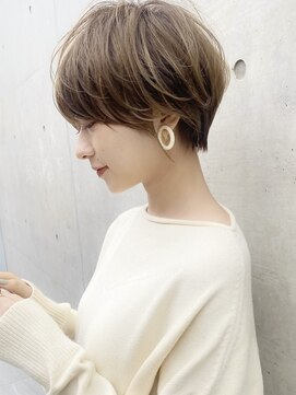 アンド ストーリーズ(&STORIES) 大人可愛い前髪ありひし形耳掛けショートボブ20代30代40代小林