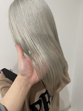 エモーション(emotion) ホワイトカラー