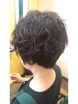 クララデアンシュシュ クララ店(Kurara de UN CHOU-CHOU) ニュアンスパーマボブ