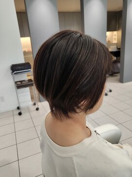バサ 新所沢店(BASSA) 大人ショートボブ ハイライトカラー