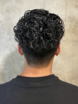 アンリ(Henri) [オカダケント]メンズパーマスタイル