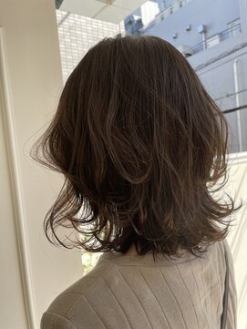 エイミーバイアフロートザガーデン 浦和店(amie by afloat the garden) 外ハネミディ