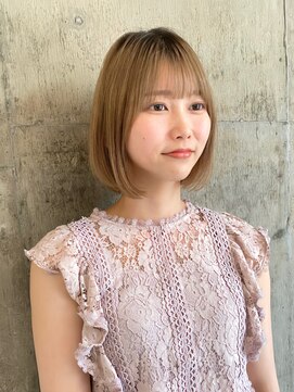 ハーフアンドハーフ(HALF and HALF) ハイトーンボブ/ブリーチカラー/顔周りカット