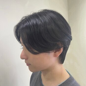 ニュアンスパーマセンターパートコンマヘアツーブロック刈り上げ