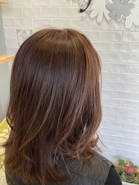 カシータ フロル 尾張旭店(Casita flor) 艶感カラー