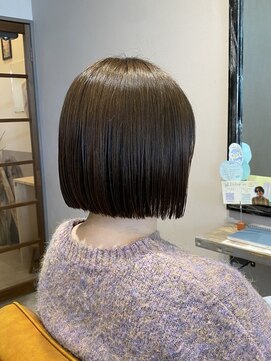 クルニエ(crenier) ♯ぱつっとボブ/オリーブカラー