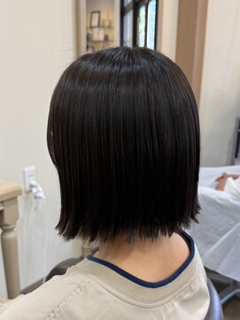 アルターリール(aL ter Rire) イメチェン/ホワイトブロンド/外ハネボブ/ワイドバング/杉田花乃