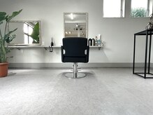 ヘイズ つくばみらい市みらい平(HEI.S)の雰囲気(広々としたシックな店内。)