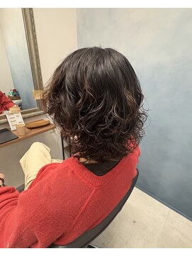 ウクラ バイ レシッド 池袋(uchla by rcid) ミディアムスパイラルウルフ