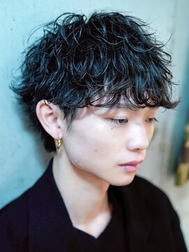 ライラ(Lyla) 無造作シャドウマッシュ