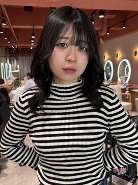 ヘアーアンドメイク ビス(HAIR&MAKE bis) 暗髪でも大人っぽく!韓国ブラック【ココネ】