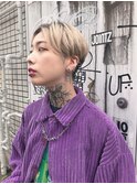 ブロンド×刈り上げショート