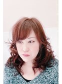 白いお肌をいかして大人可愛くお仕上げ