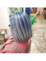 ゼットサロン(Z SALON)&nbsp;ブルーからホワイト系のグラデ　いたくないブリーチ◎