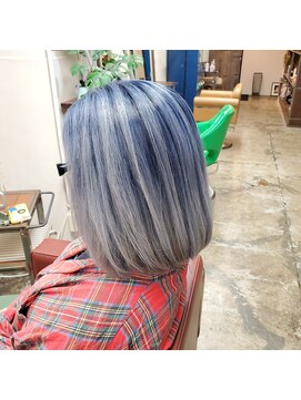 ゼットサロン(Z SALON) ブルーからホワイト系のグラデ いたくないブリーチ◎