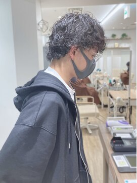 モリオフロムロンドン 松戸店(Morio from London) 【松戸 岩口】強ツイストスパイラルパーマショート