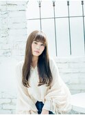 ナチュラルアッシュグレーの大人可愛いロングstyle
