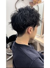 サロンドジョー(salon de joe) ツイストスパイラルパーマメンズマッシュ刈り上げ　奥東巧真