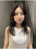 くせ毛風ウルフパーマ前髪パーマロングレイヤーアッシュブラック
