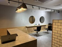 ワイ(Y.)の雰囲気（店内）