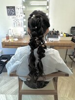 エメティ(Aimerty)&nbsp;高めの編み下ろしアレンジ