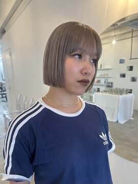 メゾンアメリナンバーツー(Maison Amelie N°2) 切りっぱなしボブ ブリーチ ハイトーン