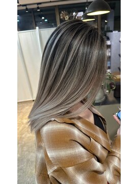 メリー オオサカ(Merly Osaka) 大人気！グレージュ バレイヤージュ