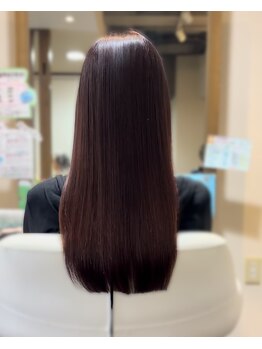 マルヘアデザインの写真/年齢とともに変化する髪質に合わせて、お一人おひとりオーダーメイドで栄養分を調合しています