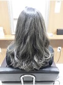 Wカラーで透明感のあるパールグレージュ☆